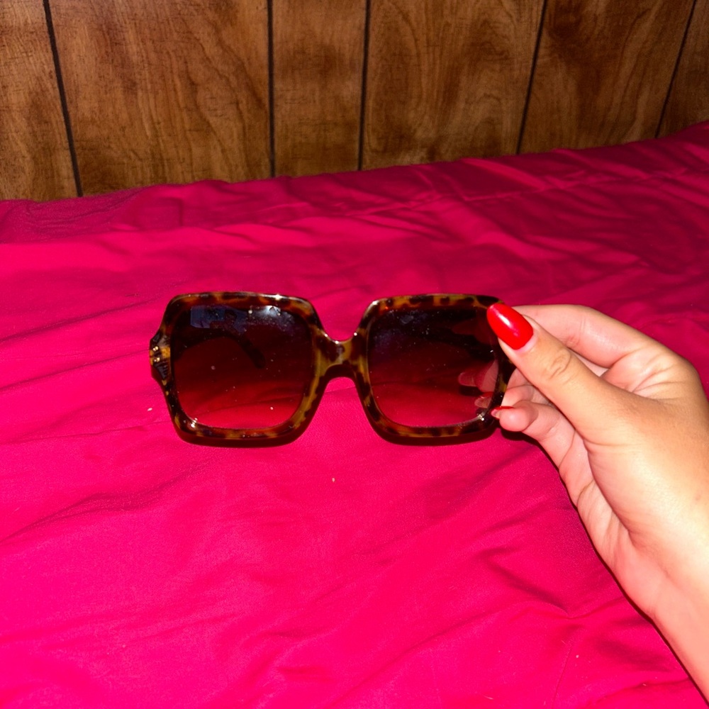steve madden sunglasses !!